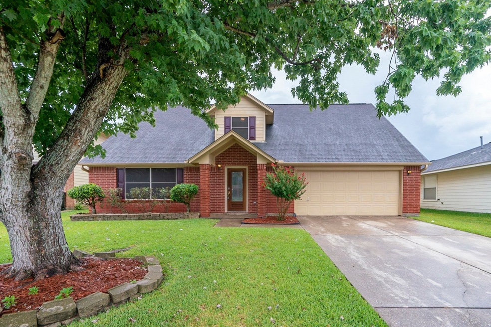 11115 Linden Gate Dr, Houston, TX 77075 - photo 1