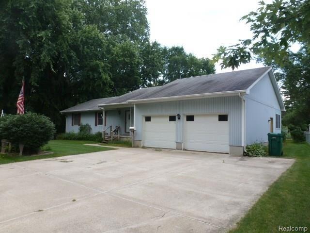 Attached 2 Car Garage/ Wide Concrete Drive