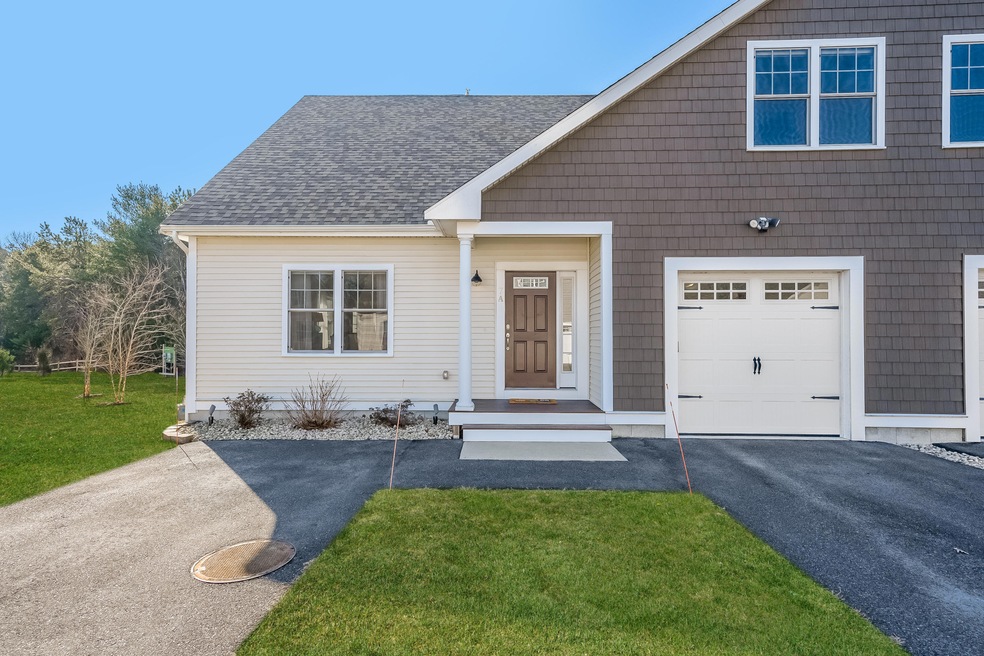 637 Gifford St unit 7A, Falmouth, MA 02540 - photo 1