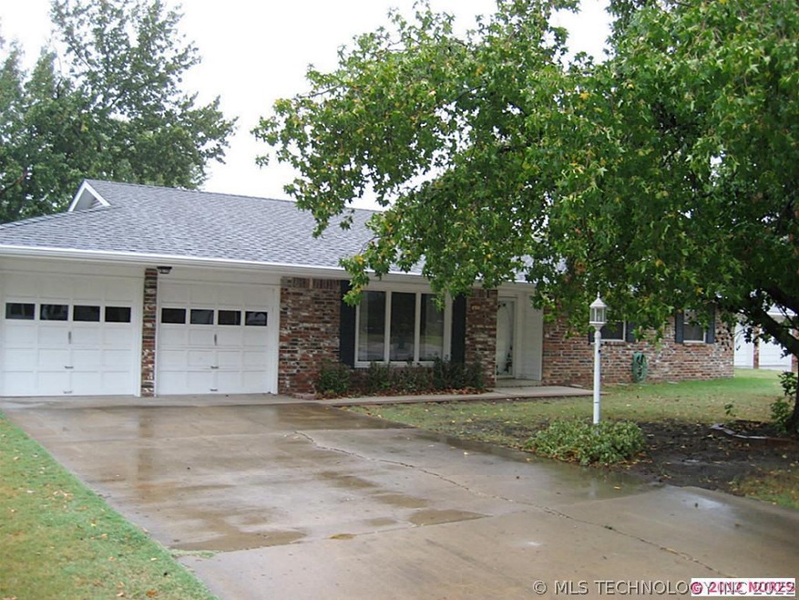 422 Moore Ave. Dewey, OK