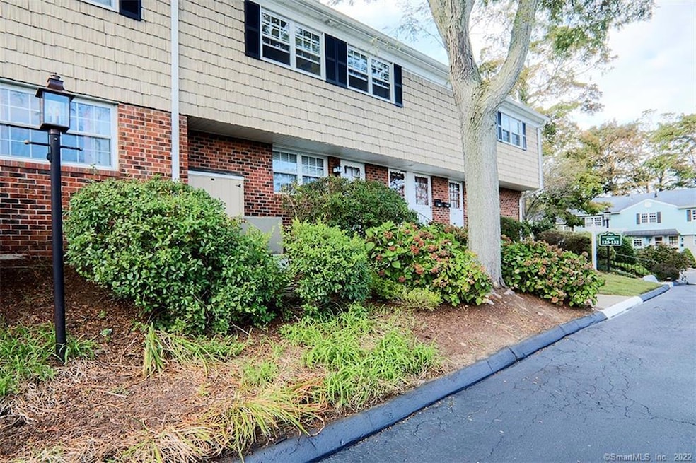 245 Unquowa Rd unit 126, Fairfield, CT 06824 - photo 1