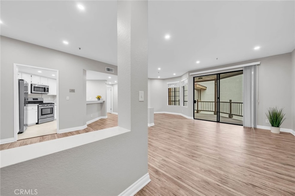 2559 Plaza Del Amo unit 215, Torrance, CA 90503 - photo 1