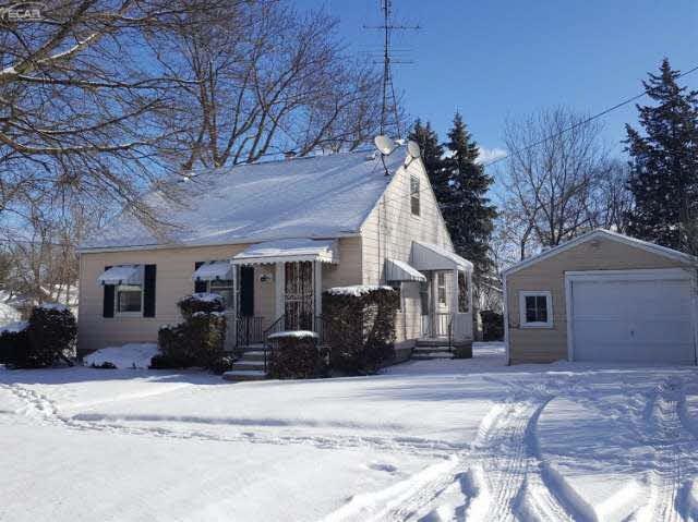 951 Barney Ave, Flint, MI 48503 - photo 1