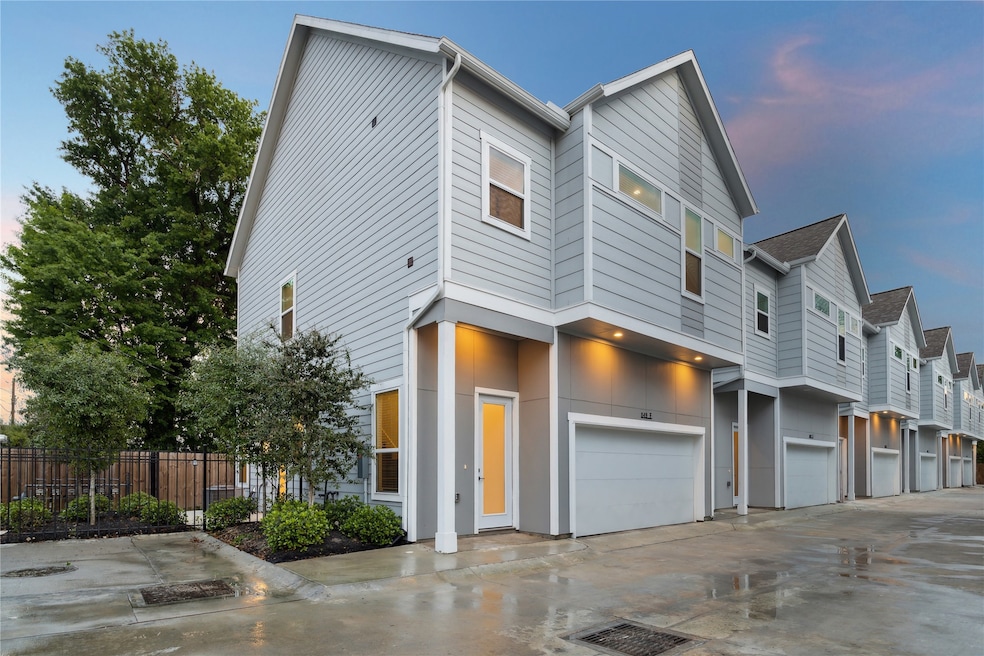Discover the curb appeal of this charming front ex