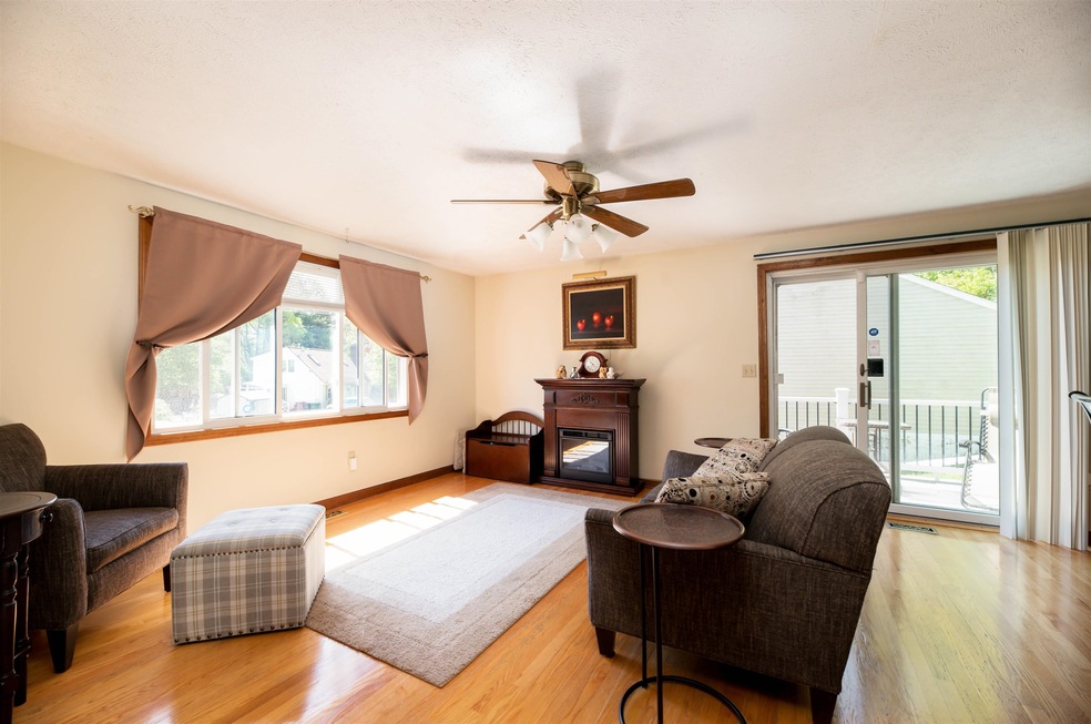 26 Syracuse Rd, Nashua, NH 03064 - photo 1