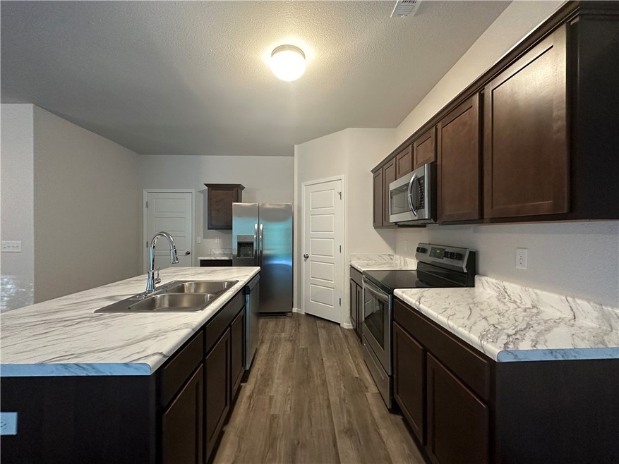 Move in Ready! Actual photo!