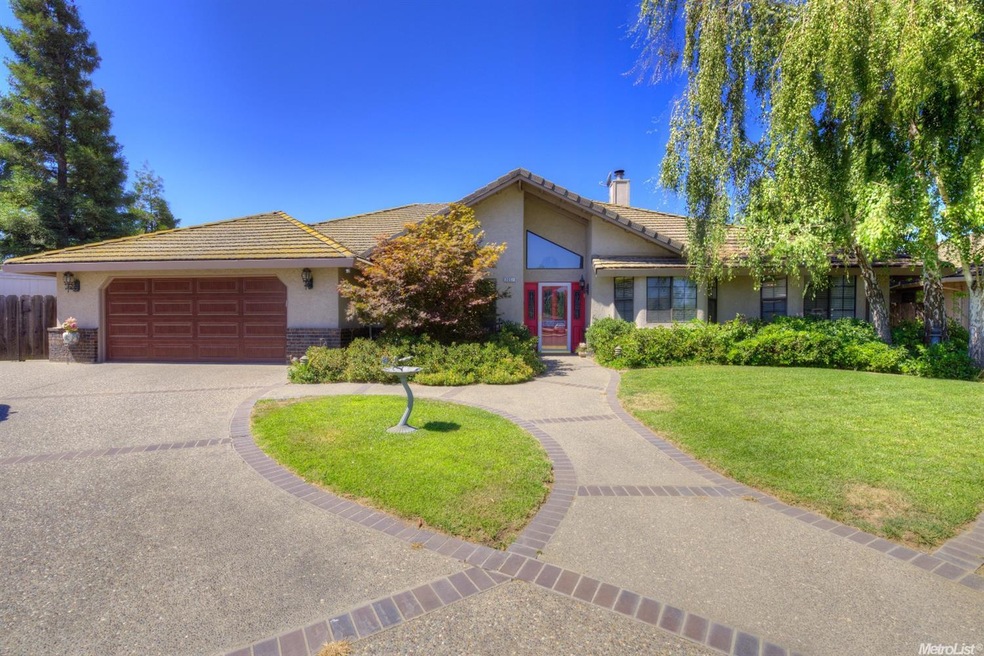 2031 Rapunzel Ct, Oakdale, CA 95361 - photo 1