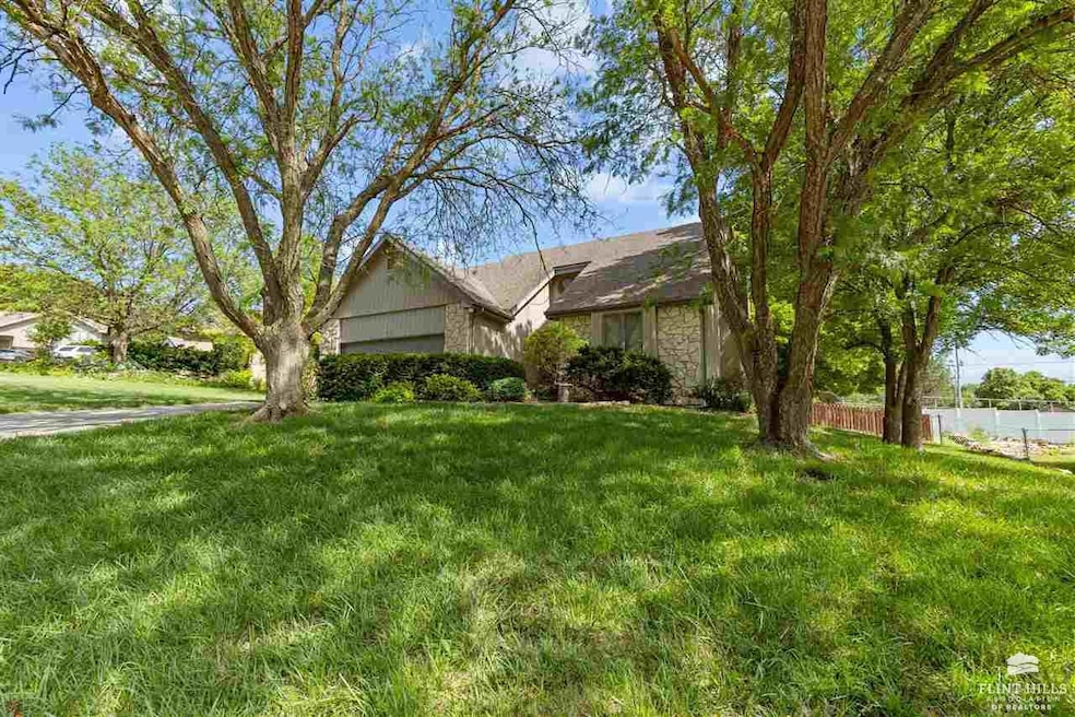 3667 Everett Dr, Manhattan, KS 66503 - photo 1