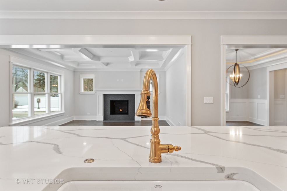 415 W Grantley Ave, Elmhurst, IL 60126 - photo 1