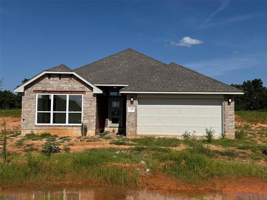 1306 Lighthorsemen Way, Choctaw, OK 73020 - photo 1