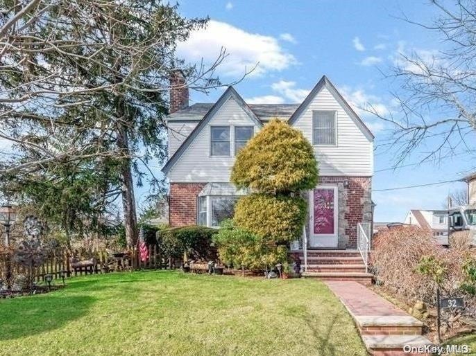 32 Fairview Ave, Valley Stream, NY 11581 - photo 1