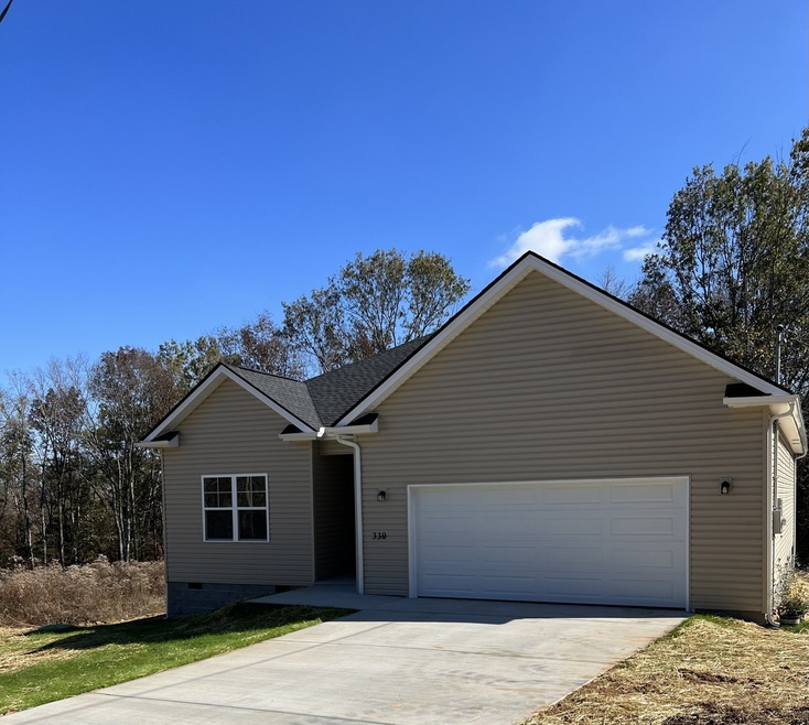 330 Hilltop Dr, Shelbyville, TN 37160 - photo 1