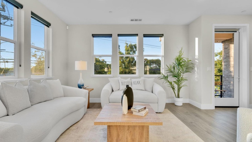 Sold $1,730,000 • Co-Listing Agent