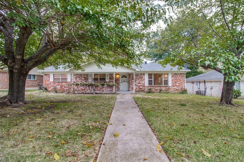 906 Starlight Dr, Sherman, TX 75090 - photo 1