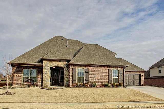 Gated community at Forest Ridge. Professionally la
