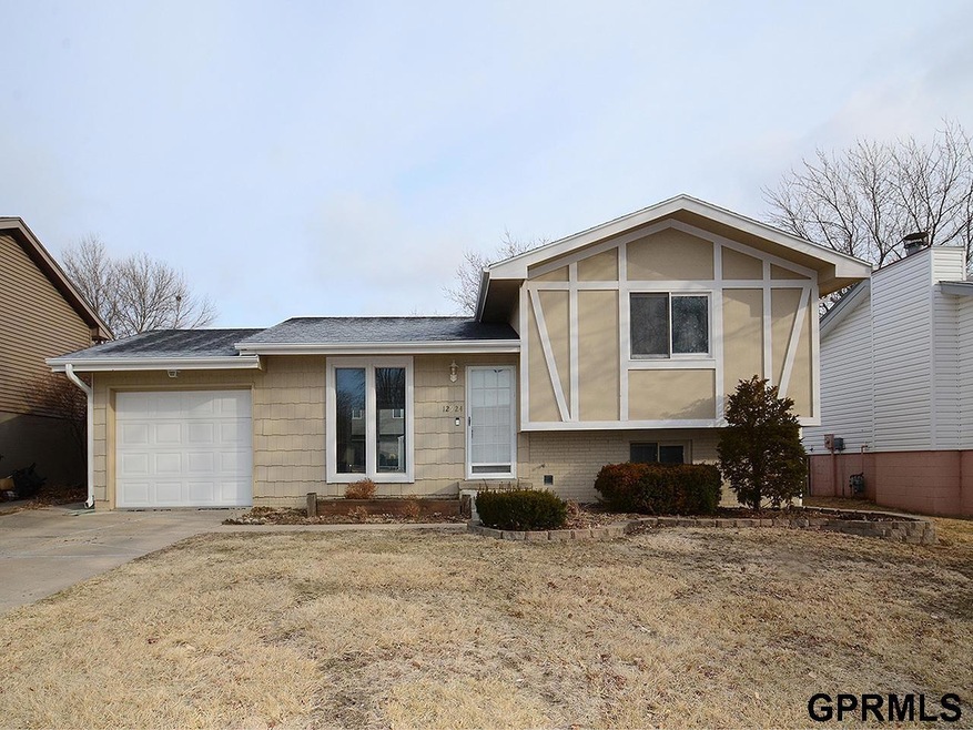 12924 Browne St, Omaha, NE 68164 - photo 1
