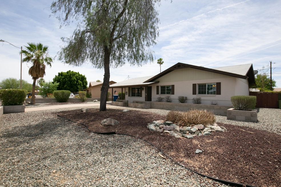 919 W Parkway-5