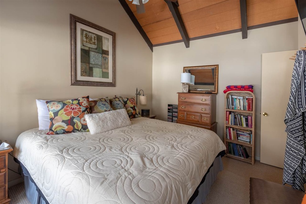 7 Big Coolidge Rd unit 2, Lincoln, NH 03251 - photo 1