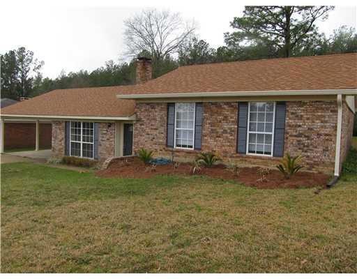 135 Camellia Ln, Pineville, LA 71360 - photo 1