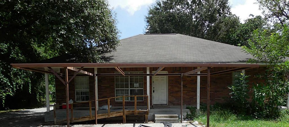 13402 Sundale Rd, Houston, TX 77038 - photo 1