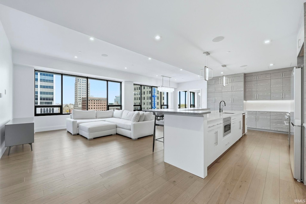 202 W Berry St unit 730 Urbana Condo, Fort Wayne, IN 46802 - photo 1