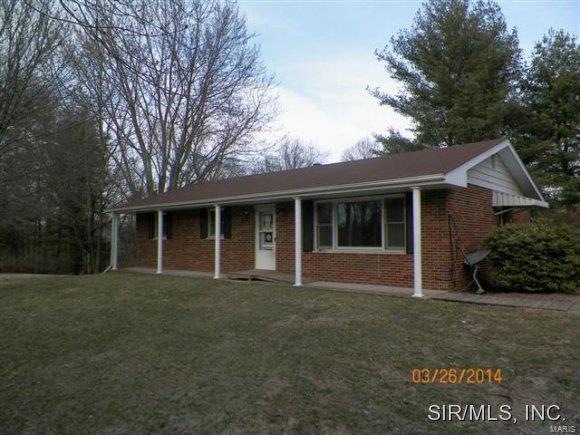 496 Barkwood Ln, Glen Carbon, IL 62034 - photo 1