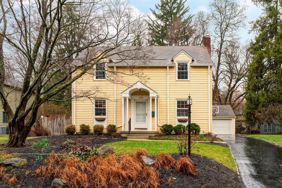 Welcome home to 236 N. Delta Dr!