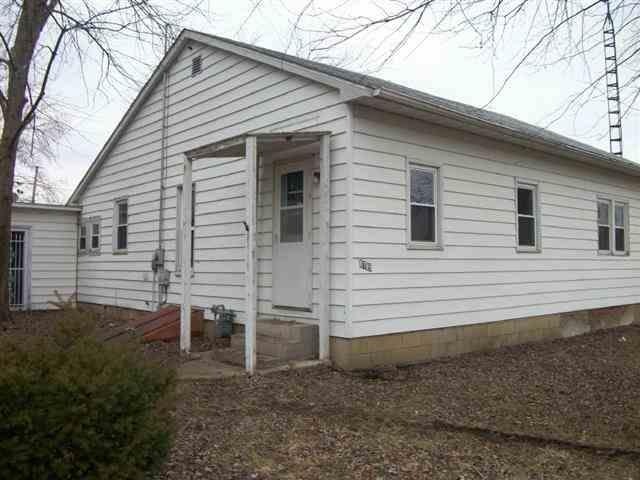 1715 N Kankakee St, Lincoln, IL 62656 - photo 1