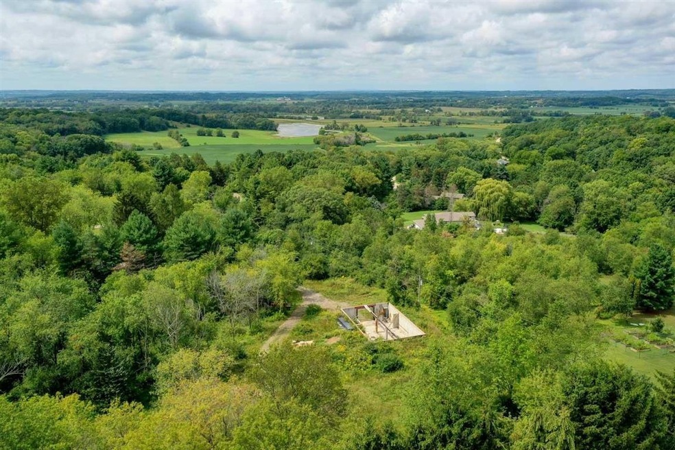 484 Sugar Hill Rd, Brooklyn, WI 53521 - photo 1