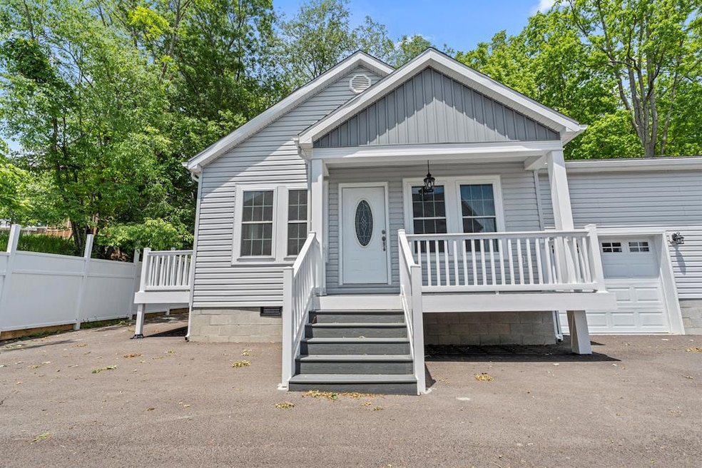 198 Humboldt Ln, Princeton, WV 24740 - photo 1