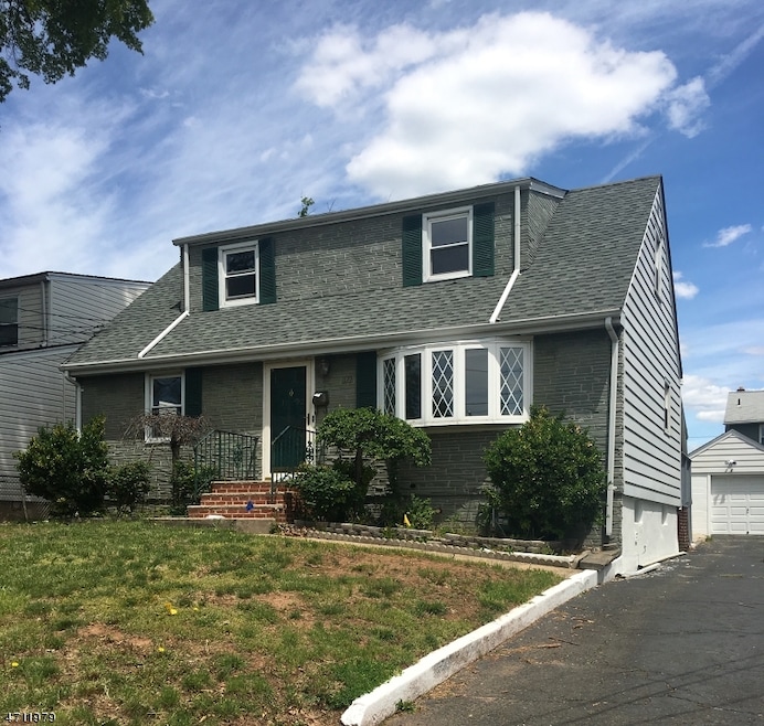 1122 Walnut St, Linden, NJ 07036 - photo 1