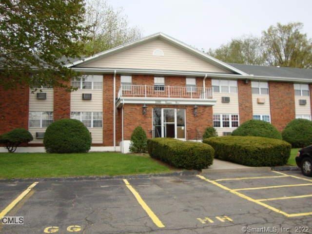1000 Knapps Hwy unit 3, Fairfield, CT 06825 - photo 1