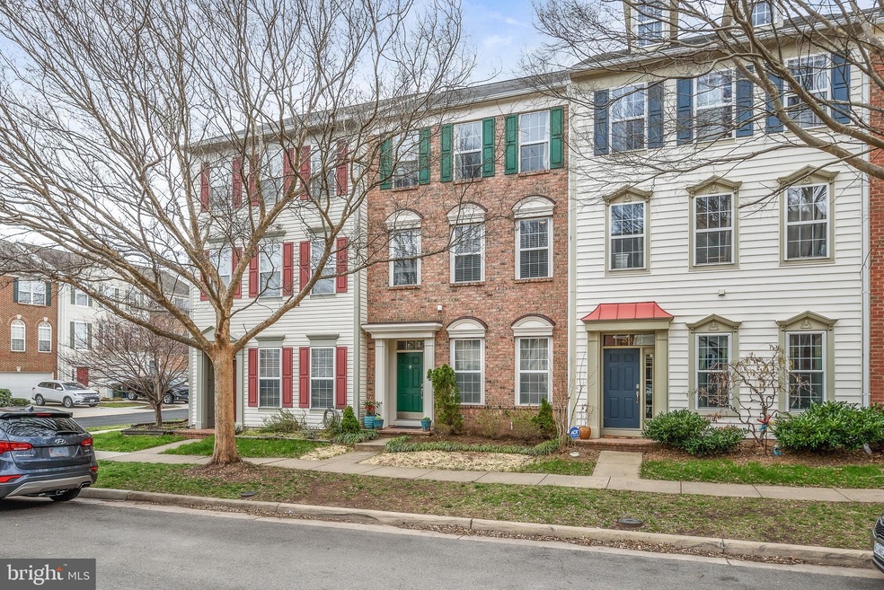 25555 Donegal Dr, Chantilly, VA 20152 - photo 1