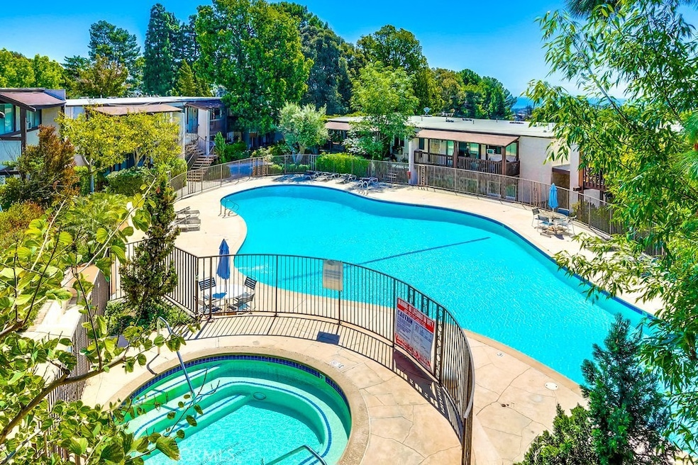 374 S Miraleste Dr unit 413, San Pedro, CA 90732 - photo 1