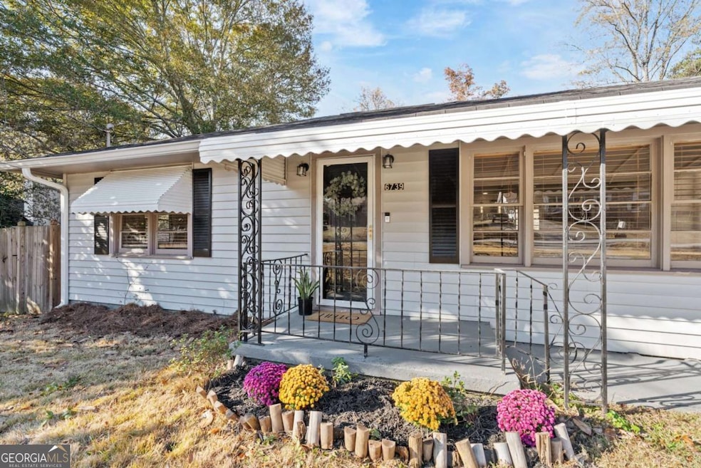 6739 Kull Dr, Lithia Springs, GA 30122 - photo 1