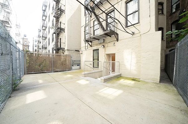 65 W 106th St unit BAS2, New York, NY 10025 - photo 1
