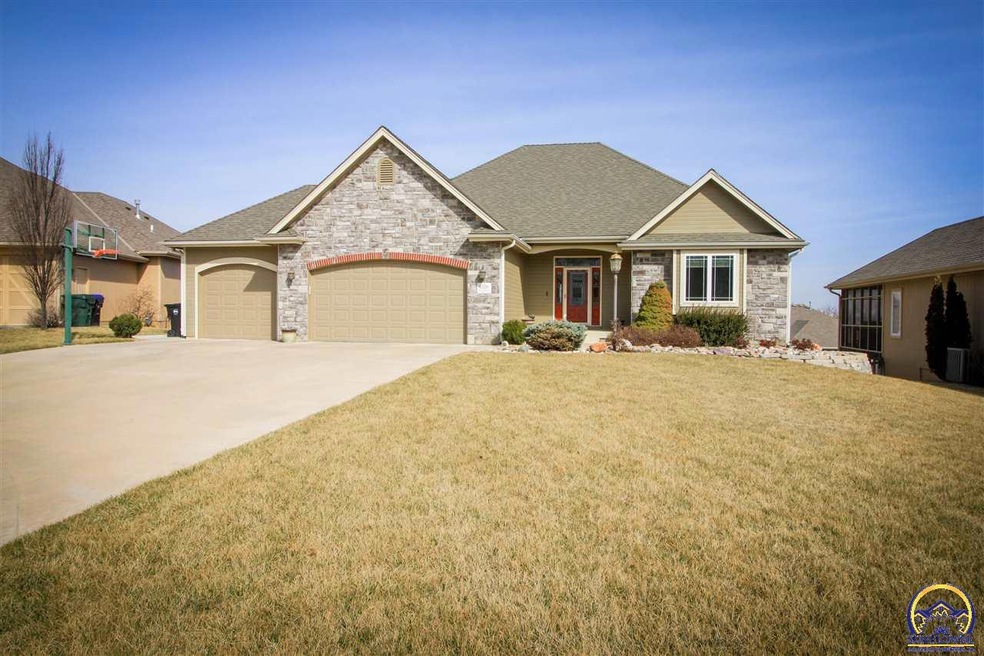 6320 SW 42nd Cir, Topeka, KS 66610 - photo 1