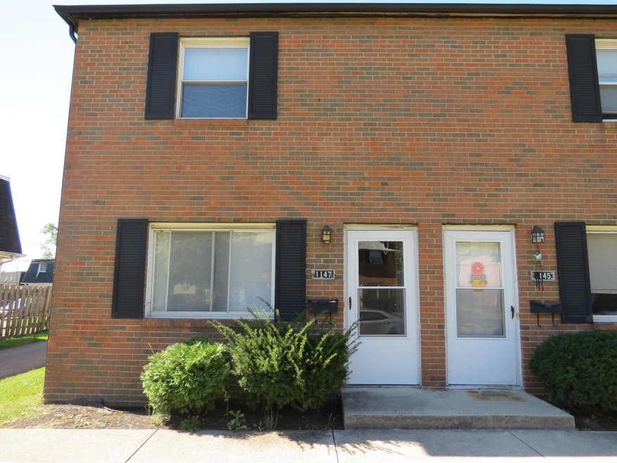 1147 Mccarley Dr W unit 47, Columbus, OH 43228 - photo 1