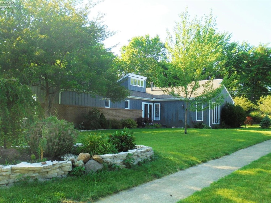 2720 Goldenrod Ln, Findlay, OH 45840 - photo 1