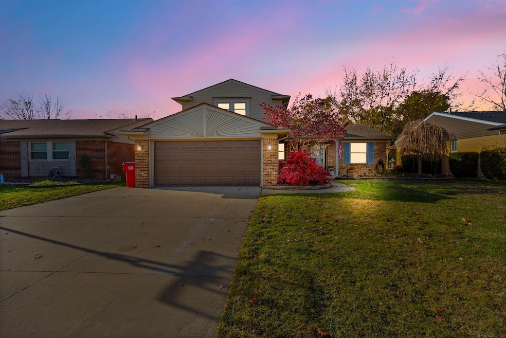 47057 Susan Rd, Macomb, MI 48044 - photo 1