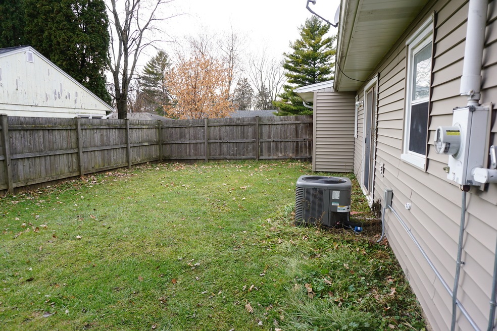 948 New Haven Ave, Aurora, IL 60506 - photo 1