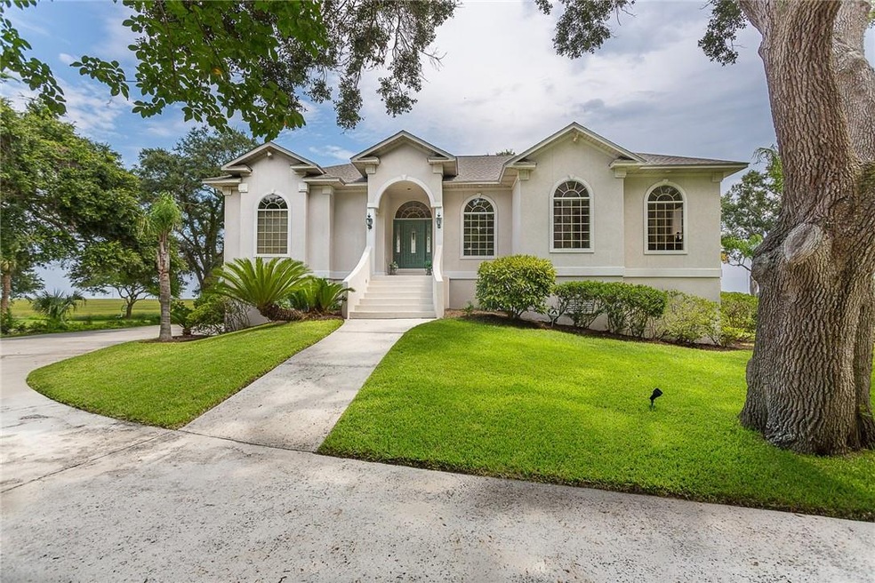 204 Kelvin Grove Dr, Saint Simons Island, GA 31522 - photo 1