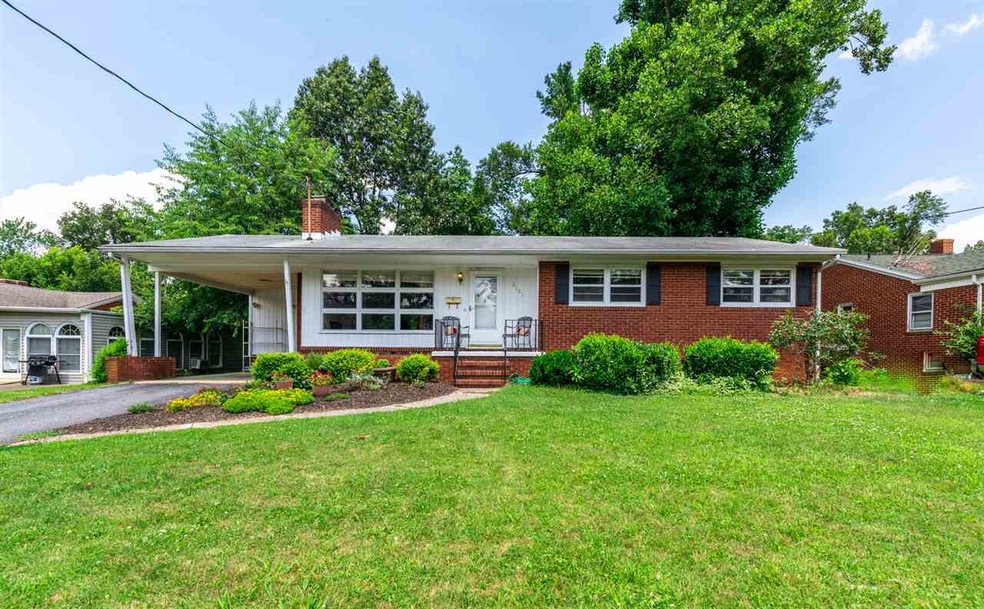 2137 Cortland St, Waynesboro, VA 22980 - photo 1