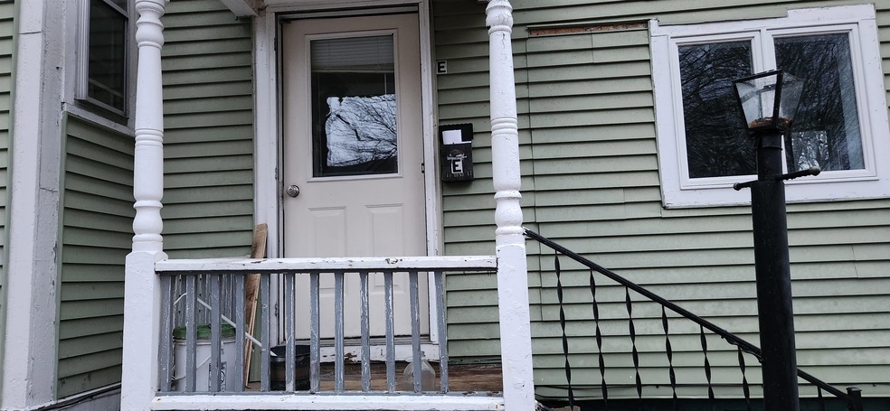 10 Bond St unit E, Claremont, NH 03743 - photo 1