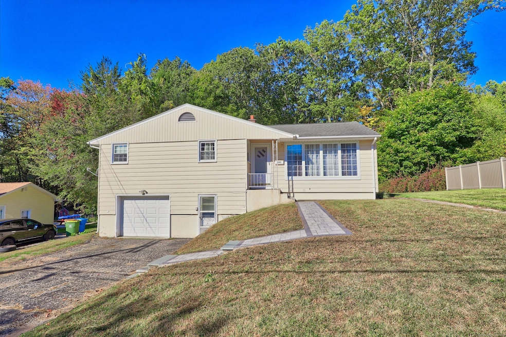 Under Contract $314,900 • Co-Listing Agent