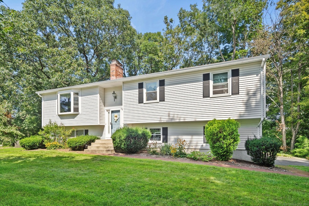 Welcome home to your dream home in Simsbury