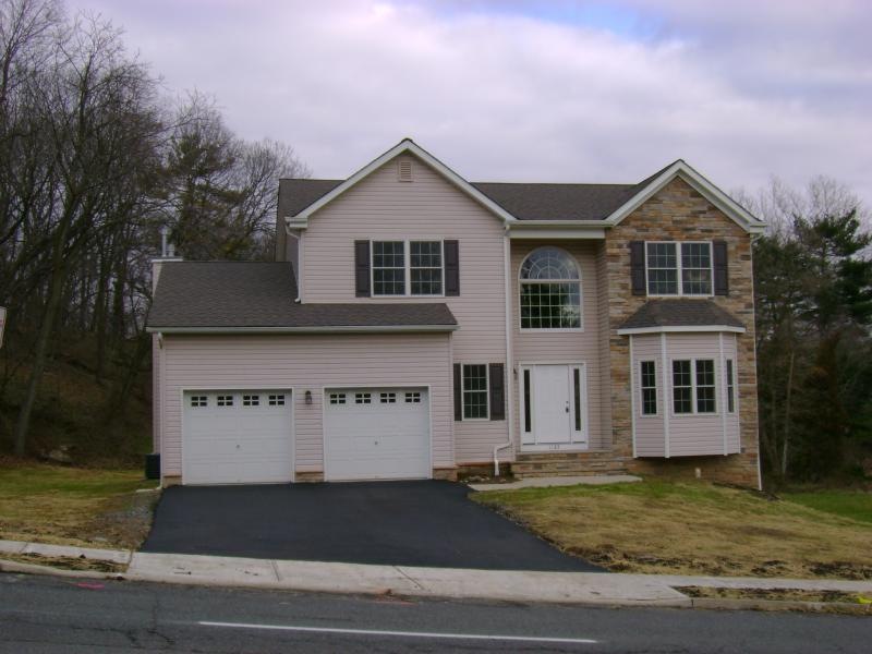 1125 Logan St, Phillipsburg, NJ 08865 - photo 1