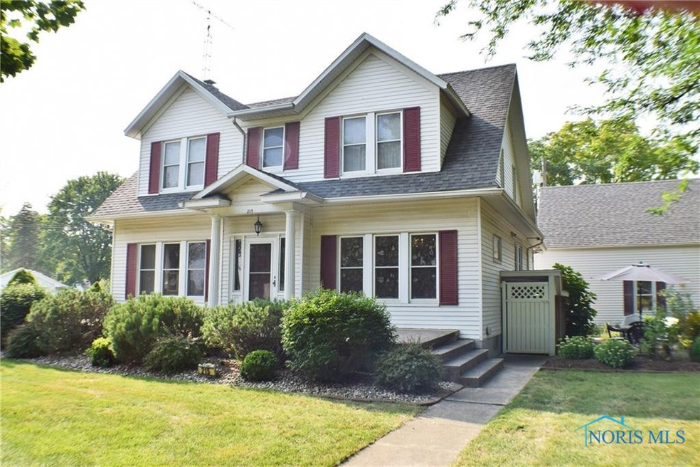 215 Rice St, Elmore, OH 43416 - photo 1