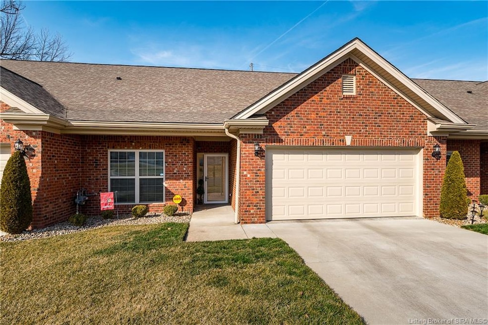 2422 Pickwick Ct, New Albany, IN 47150 - photo 1