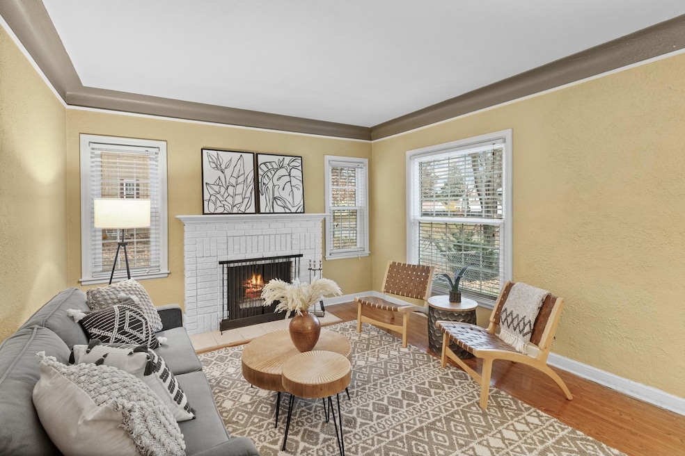 For Sale $349,900 • Co-Listing Agent